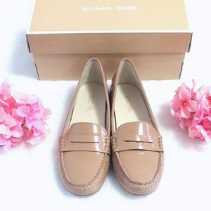 💕 NIB Michael Kors Loafers 💕