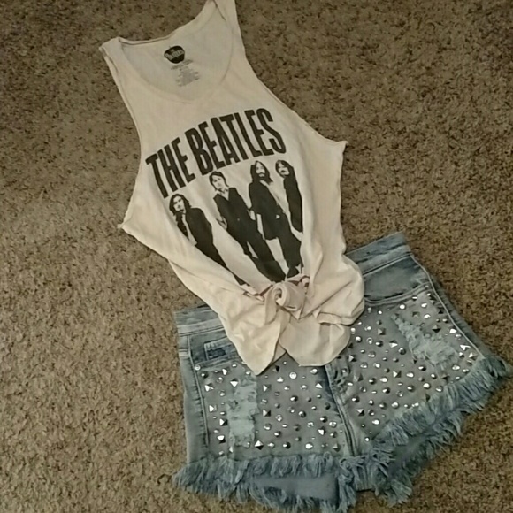 Beatles distressed tank - Picture 4 of 4