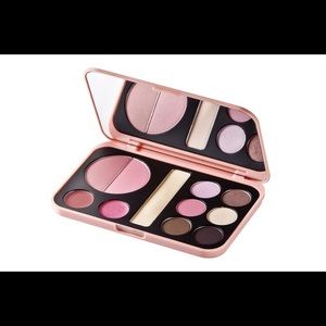 bh cosmetics forever nude palette.