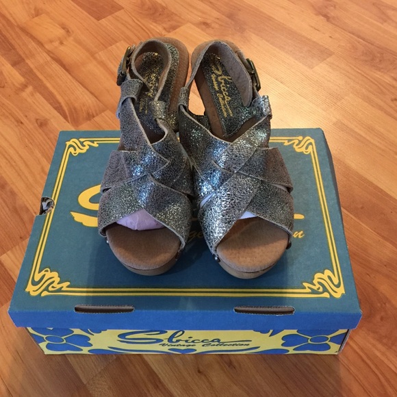 Sbicca vintage collection distressed gold wedges.