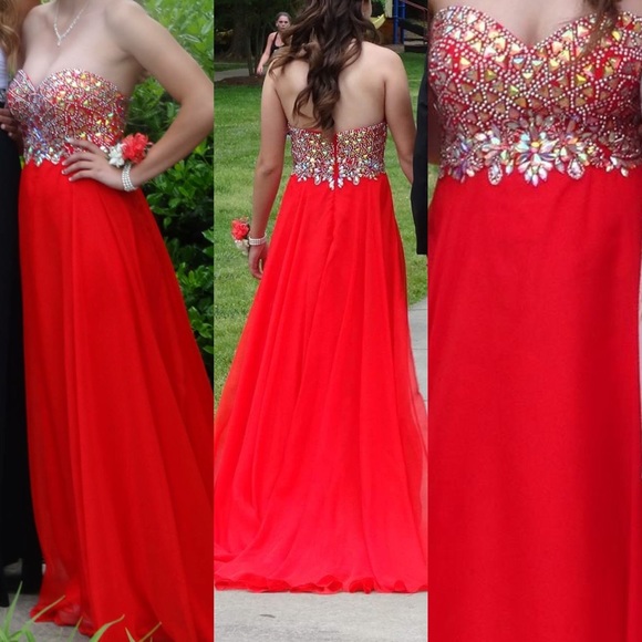 Beautiful Prom Dress - Picture 3 of 4