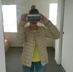 Fashionista's choice, classy super light jacket!