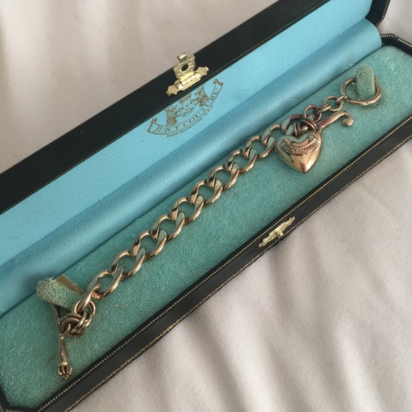 Juicy Couture Bracelet in gold finish
