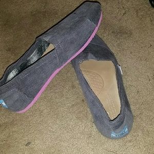 TOMS shoes