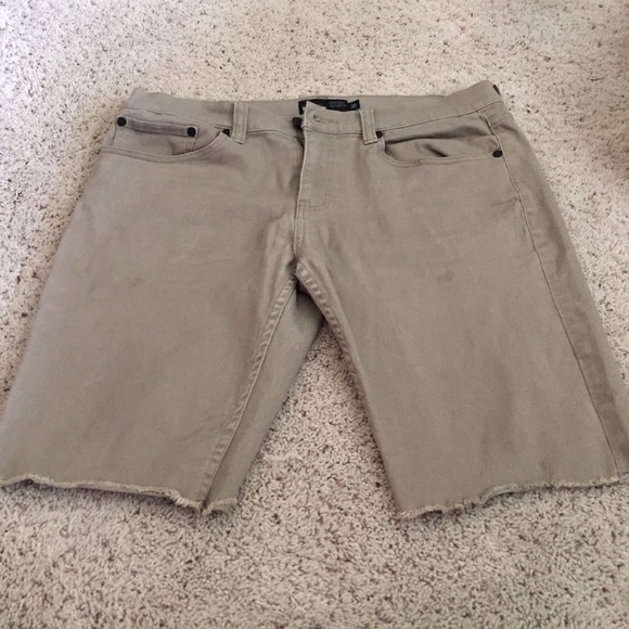 Skinny shorts for men