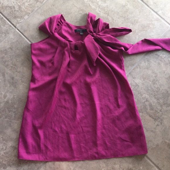BR sleeveless top- like new!