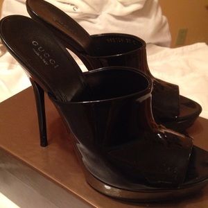 GUCCI BLACK PATENT HEELS