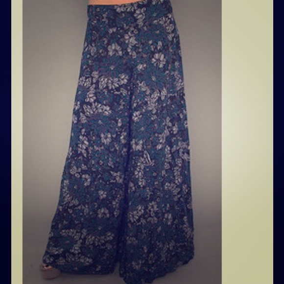 Free people wide leg flowy pants