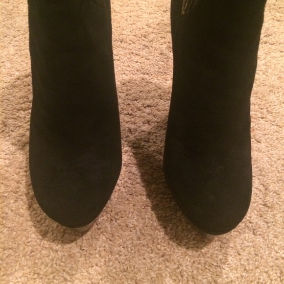 ❌SOLD❌ Rachel Zoe "Audrey" Black Suede Booties - Picture 4 of 4