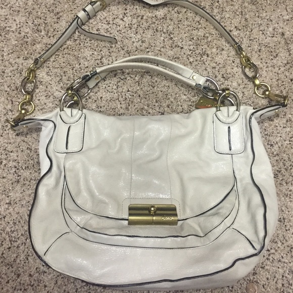 100% Authentic Coach cream leather handbag