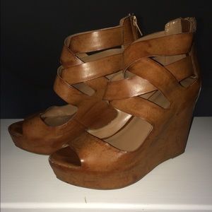 Camel Wedges