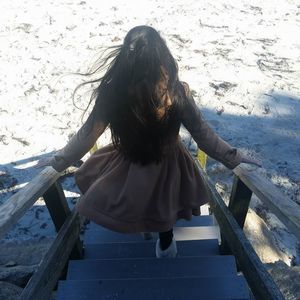 Meet your Posher, Sneza