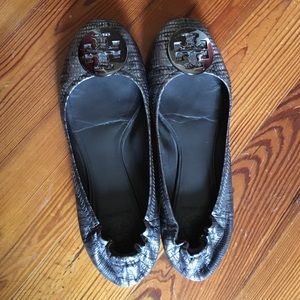 Tory Burch Logo Minnie Travel Ballet Flat