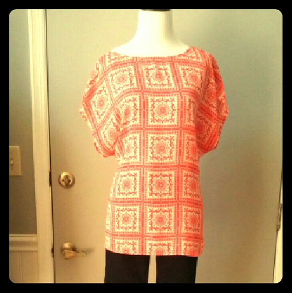 SOLD. Banana Republic Blouse @deverett76
