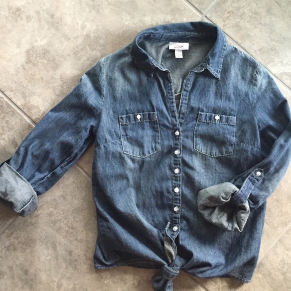 Barely Worn- Chambray Shirt