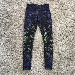 Nike xs workout leggings/rights