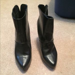Elle boots size 10
