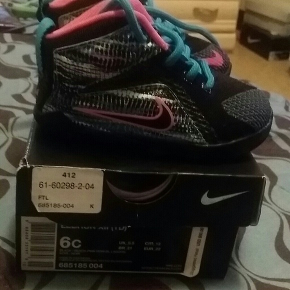 Lebron James - Picture 3 of 3