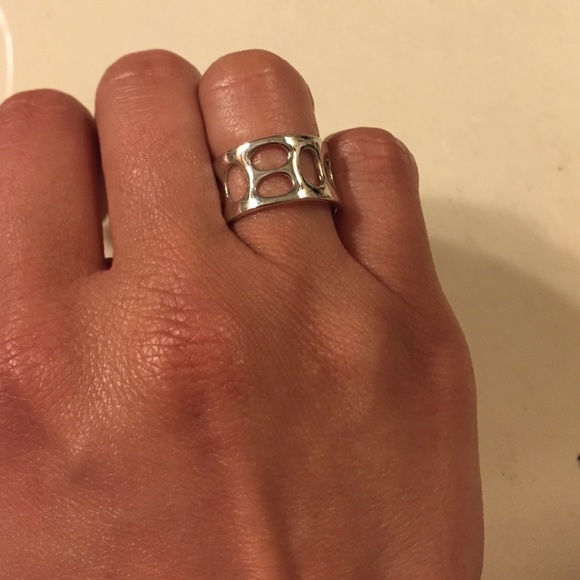 silver ring - Picture 2 of 3