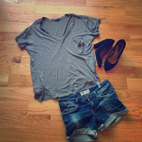 Urban outfitters gray pocket t  EXTRA FREE TOP - Picture 2 of 7