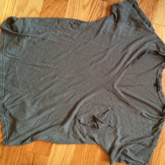 Urban outfitters gray pocket t  EXTRA FREE TOP - Picture 3 of 7