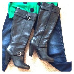 Black leather boots - size 7