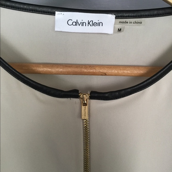 CALVIN KLEIN Sleeveless Blouse - Picture 2 of 4