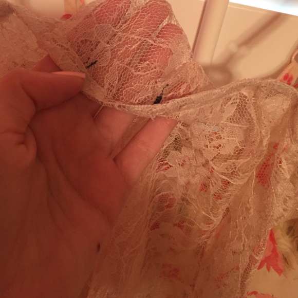 Spaghetti strap top - Picture 3 of 3