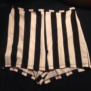 Pacsun black and white high waisted shorts