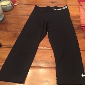 Nike dri-fit crops. Size small.