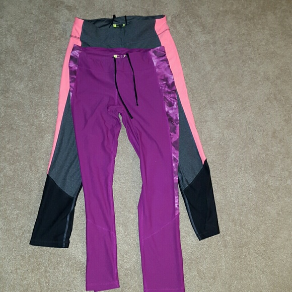 2 pair of xersion leggings