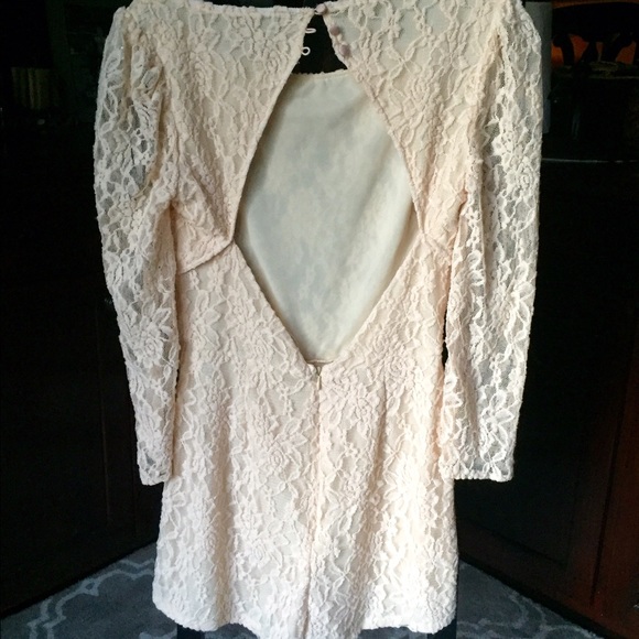 Open back lace romper - Picture 4 of 4