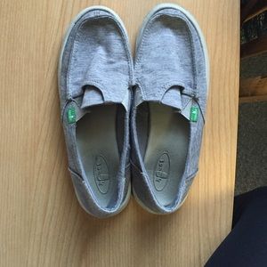Sanuk shoes