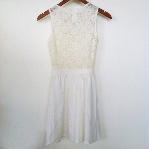 NEW White Lace Sweetheart Dress - Picture 2 of 3