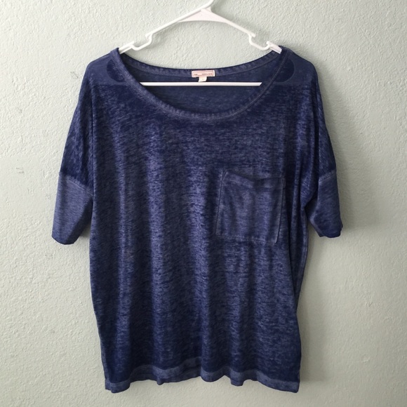 Gap pocket tee