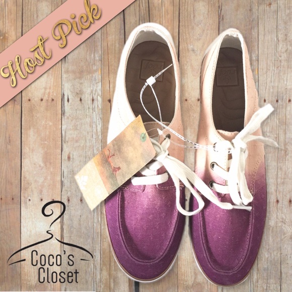 55% off Reef Shoes - ðHPð Reef Deck Hand 3 women's shoes from Coco's's closet on Poshmark