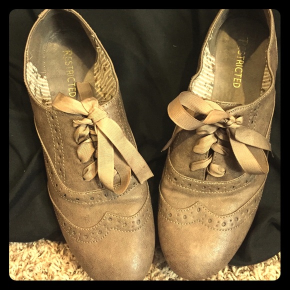 Grey Ocford style shoes
