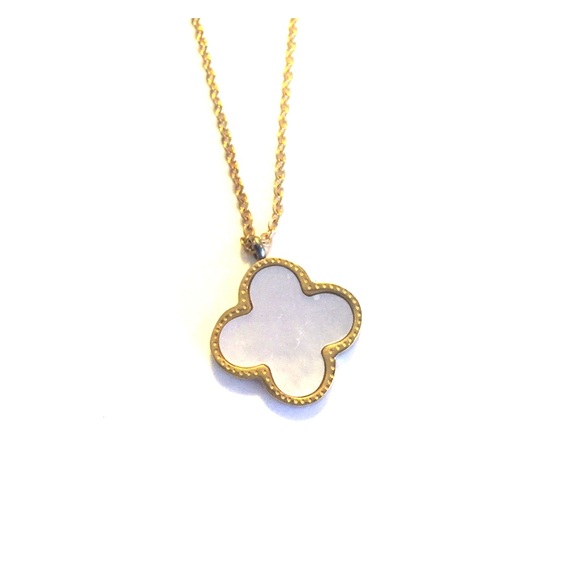Clover necklace