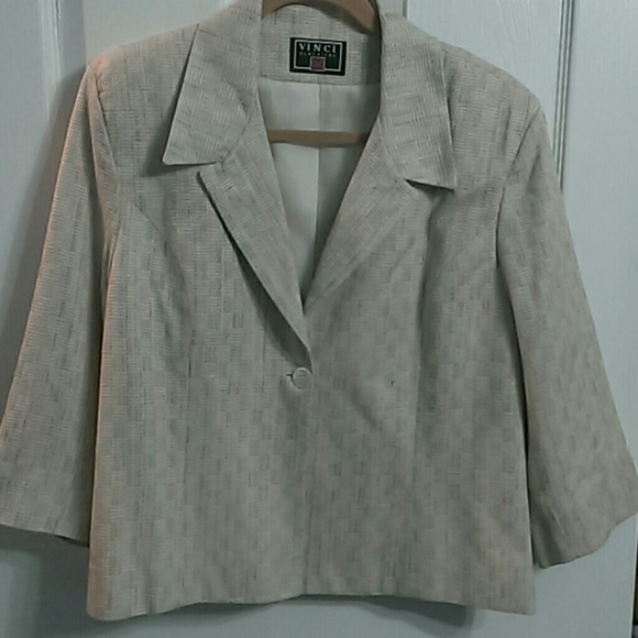 Beautiful and Professional Skirt/Jacket Set - Picture 3 of 4