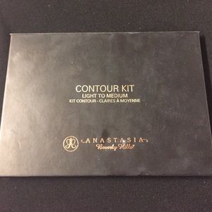 Anastasia Beverly Hills contour kit