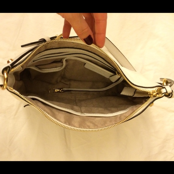 White Michael Kors Small Purse - Picture 2 of 4