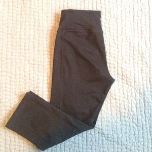 Old navy go dry compression capri