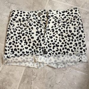 AE Leopard Print High Rise Shorts