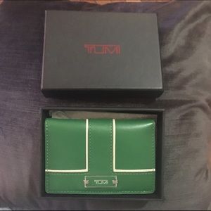 Original Tumi Leather Card Case in Kelly Green