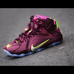 Lebron XII { Men's size 8 }