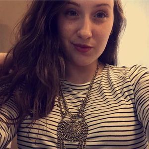 Meet your Posher, Paola