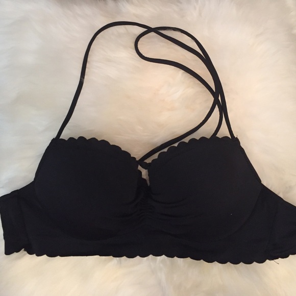 Scalloped Victoria Secret bikini top SZ 32 B