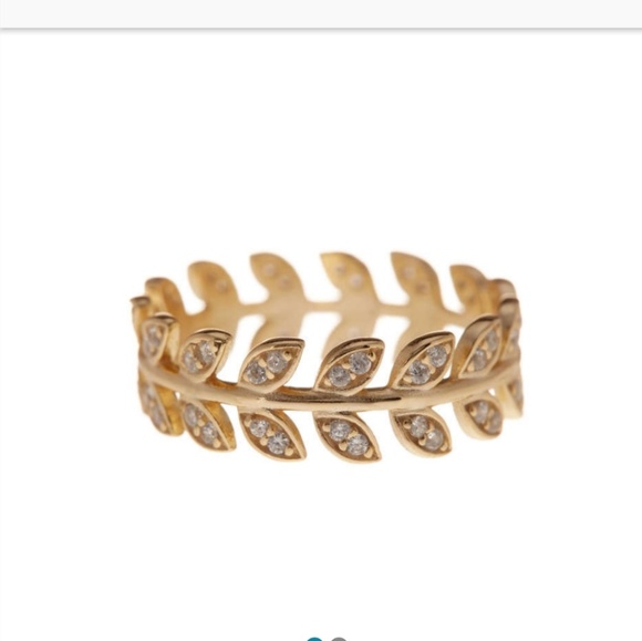 Jewelry - Girl crystal leaf ring