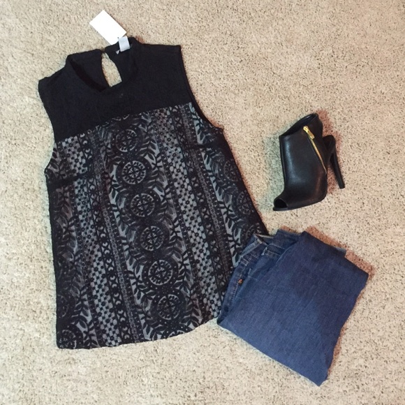 BNWT H&M mock neck lace top