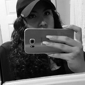 Meet your Posher, Adriana